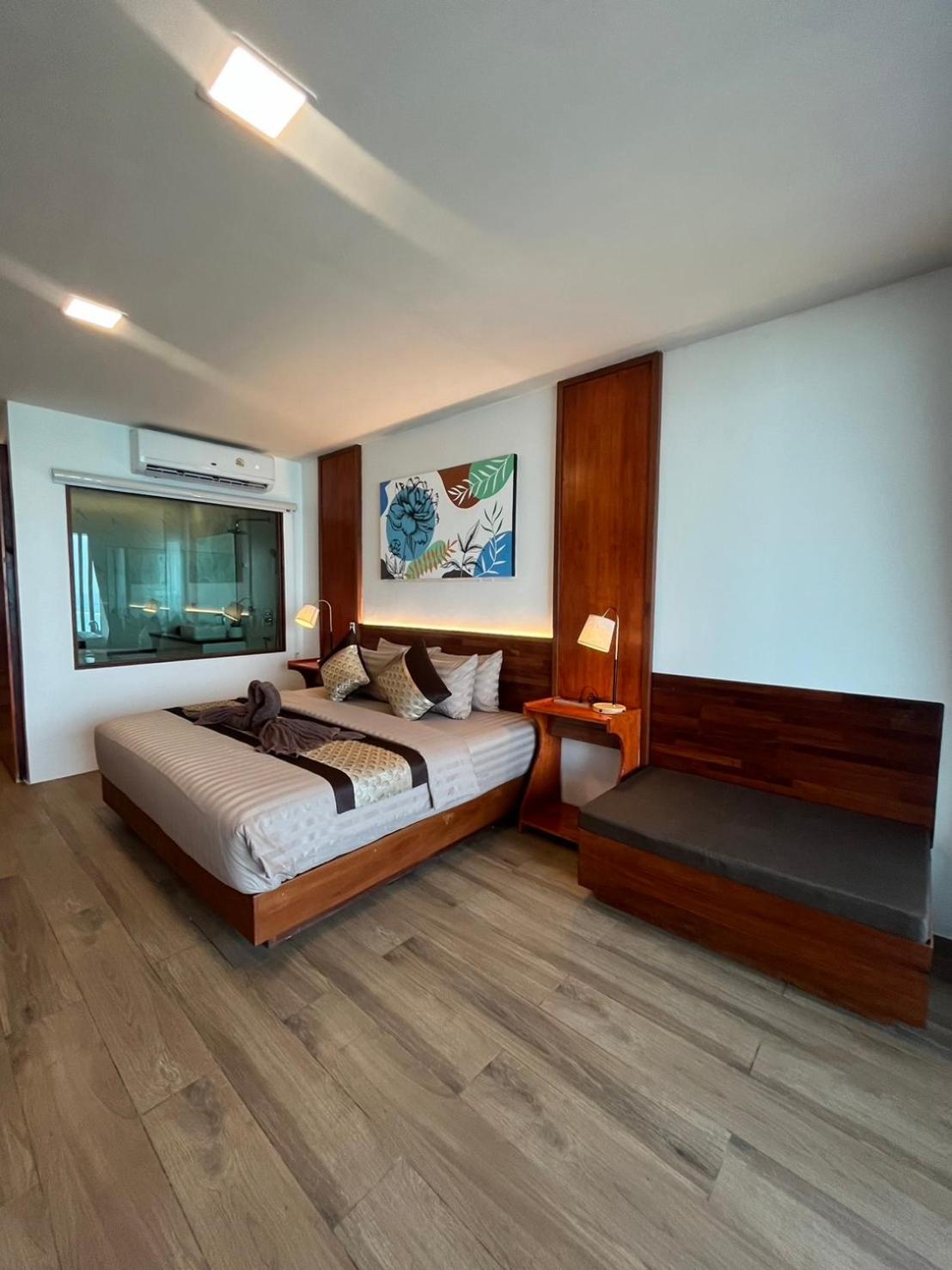 The Sky & Sea Koh Larn Hotel Exterior photo